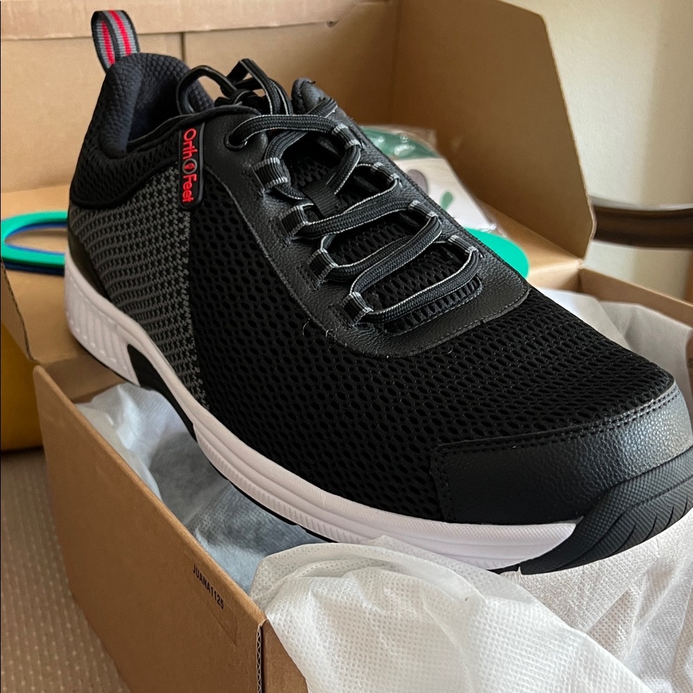 Orthofeet men’s shoes size 15 wide new in box